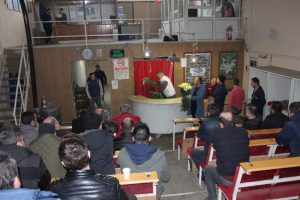 Sevgililer G&uuml;n&uuml; i&ccedil;in 1 milyon &ccedil;i&ccedil;ek