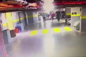 Uyuşturucu satıcılarına site otoparkında baskın