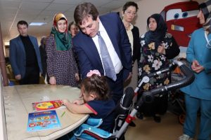 Bursa Valisi Küçük'ten Dr.Ayten Bozkaya Spastik Çocuklar Hastanesi'ne ziyaret