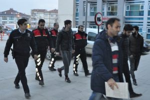 Bursa'da lise &ouml;ğrencisini bı&ccedil;aklayıp tarlaya attılar
