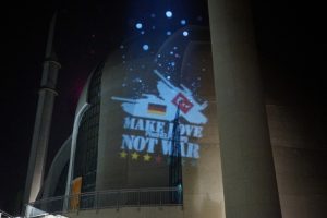 Almanya'da camiye lazer ışıklı saldırı