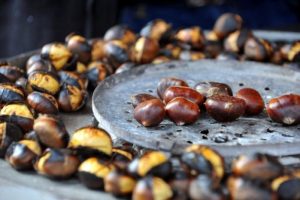 Bursa'da tezgahlardaki l&uuml;ks! Kestane kebabın kilosu 75 lira