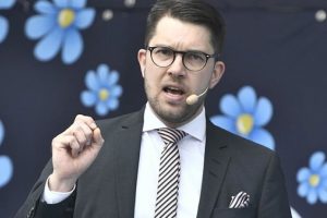 İsveçli liderden skandal başörtüsü açıklaması