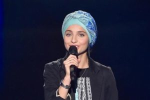 'O Ses Fransa'da başörtüsü skandalı! Linç yüzünden ayrıldı