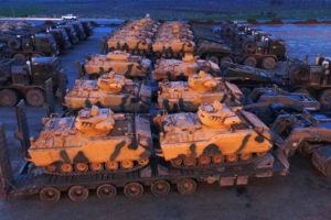 Afrin sınırına askeri sevkıyat sürüyor
