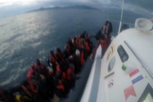 Ege Denizi'nde 43 kaçak göçmen yakalandı