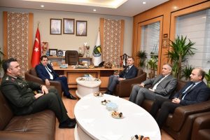 Bursa Valisi Küçük'ten Başkan Taban'a iade-i ziyaret