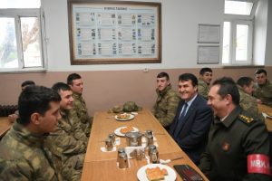 Bursa'da Başkan Dündar'dan askere moral ziyareti