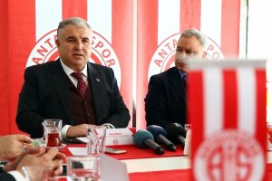 Antalyaspor Başkanı Bulut, Eto'o gerçeğini açıkladı