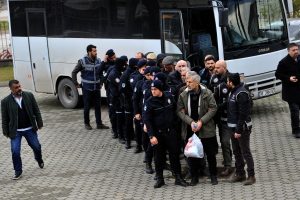 Bursa'da "ka&ccedil;ak silah" operasyonu! 5 kişi tutuklandı