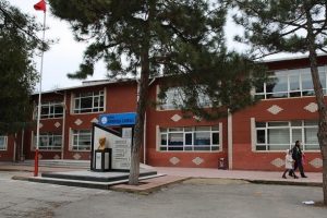 Okul &ccedil;evresinde ama&ccedil;sız bekleyene para cezası