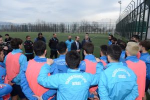 Bursa Yıldırım Belediyespor futbolcularına destek