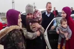 Mehmet&ccedil;iğin ailesiyle duygulandıran buluşması