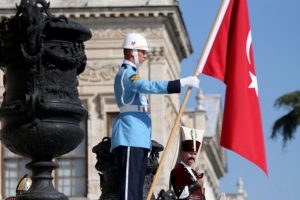 Dolmabah&ccedil;e Sarayı hazineleri ziyaret&ccedil;iyle buluşacak