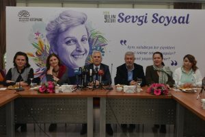 Bursa Nil&uuml;fer'de 2018 yılının yazarı Sevgi Soysal oldu