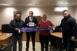 Karacabey Birlikspor'dan Mehmet&ccedil;ik Vakfı'na anlamlı destek