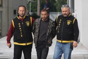 Patronunun eşini ka&ccedil;ıran kişiye infaz