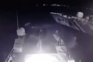 T&uuml;rk ve Yunan botlarının &ccedil;arpışma anı kameralarda