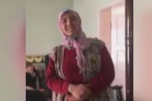 Fransızca başlayıp T&uuml;rk&ccedil;e bitirdiği konuşması sosyal medyayı salladı
