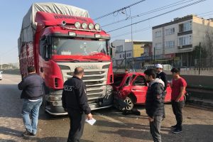 Bursa'da zincirleme trafik kazası! 2 kişi yaralandı