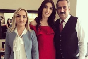 Yavuz Bing&ouml;l'&uuml;n kızı T&uuml;rk&uuml; Sinem Bing&ouml;l nişanlandı