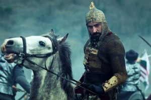 Kenan İmirzalıoğlu, at binip kılı&ccedil; kullanarak 5 kilo verdi