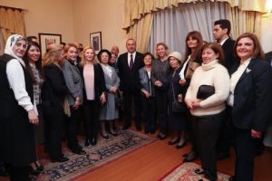 &Ccedil;avuşoğlu, Amman'da T&uuml;rk vatandaşlarıyla buluştu