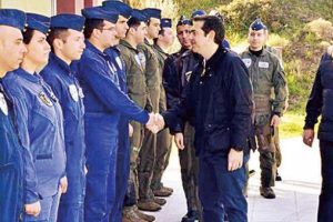 &Ccedil;ipras, Yunan hava &uuml;ss&uuml;n&uuml; ziyaret etti