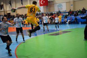 Bursa Nil&uuml;fer Belediyespor rahat kazandı