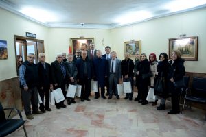 Bursa'da Karacabey Belediyesi'nden berberlere plaket