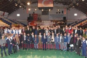 Başpehlivanlar şehitler i&ccedil;in kol bağlayacak