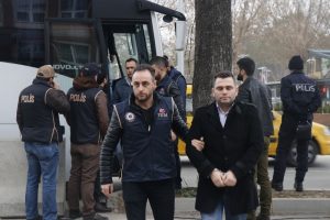 Bolu'da FET&Ouml; operasyonu: 11 g&ouml;zaltı