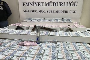 Milyonlarca lira sahte para &uuml;reten şebekeye operasyon: 20 tutuklu