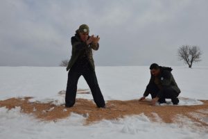 Kuşlar i&ccedil;in doğaya yem bırakıldı