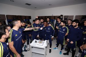 Arkadaşları Kameni ve Neustadter'i unutmadı