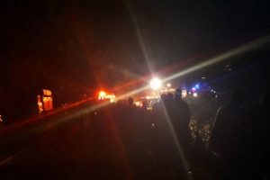 Minibüs uçuruma yuvarlandı: 3 ölü, 3 yaralı