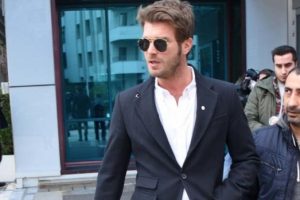 Kıvan&ccedil; Tatlıtuğ geceyi hastanede ge&ccedil;irdi!