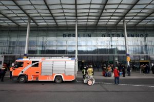 Berlin'de ş&uuml;pheli paket alarmı