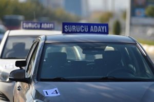Ehliyet sınavı g&ouml;revlilerinin &uuml;cretlerine yeni d&uuml;zenleme