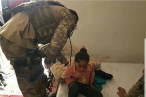 Mehmet&ccedil;ikten Afrin'deki sivil halka yardım eli