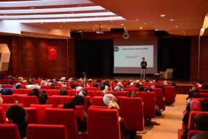 Bursa İneg&ouml;l'de  "Mutlu Oyunlar Mutlu &Ccedil;ocuklar" semineri