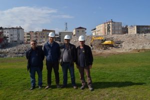 Avni Aker'de yıkım işi bitti, hafriyatı kaldı