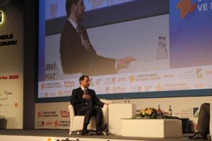 Albayrak: D&uuml;nyanın en b&uuml;y&uuml;k off-shore (deniz) projesini hazırlıyoruz