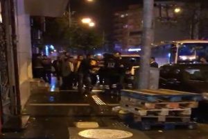 Vakaya giden ambulansın yolu kesildi