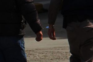 İstanbul'da uyuşturucu satıcılarına baskın: 15 g&ouml;zaltı