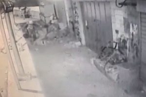 İsrail askerleri Filistinli genci d&ouml;ve d&ouml;ve &ouml;ld&uuml;rd&uuml;