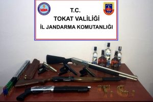 Silah ka&ccedil;ak&ccedil;ılarına operasyon