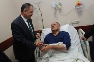 &Ouml;zhaseki'den saldırıya uğrayan başkana ziyaret