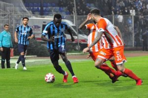 Adana derbisinde kazanan Adanaspor