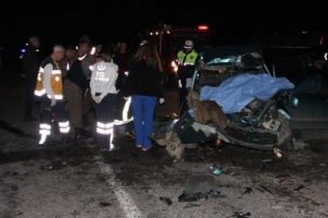 Manisa'da katliam gibi kaza: 3 &ouml;l&uuml;, 2 yaralı